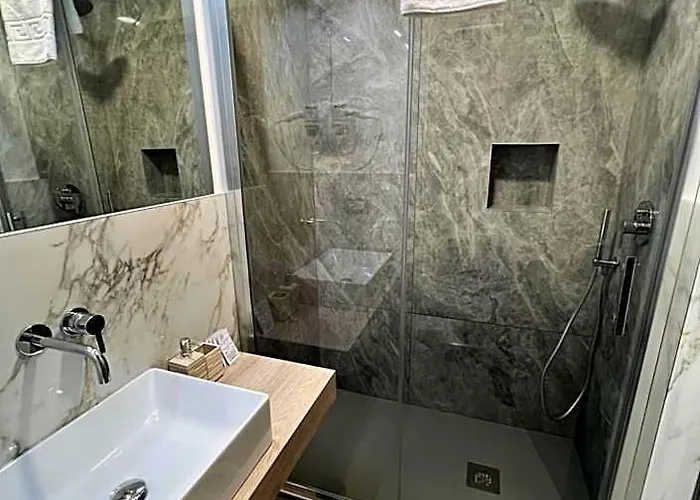 Le Petit Hotel