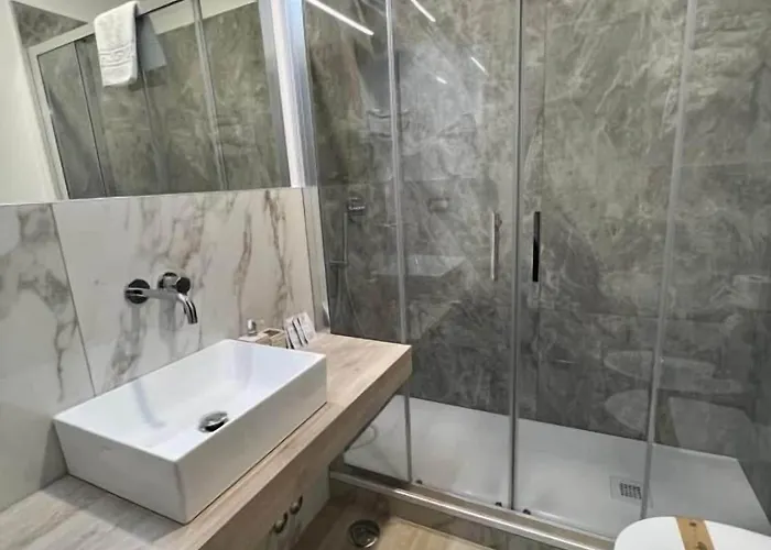 Le Petit Hotel