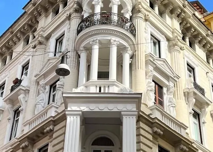 Le Petit Hotel 3*