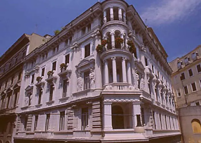 Hotel Le Petit 3*