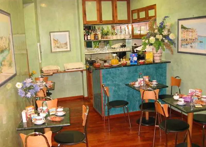 Le Petit Hotel