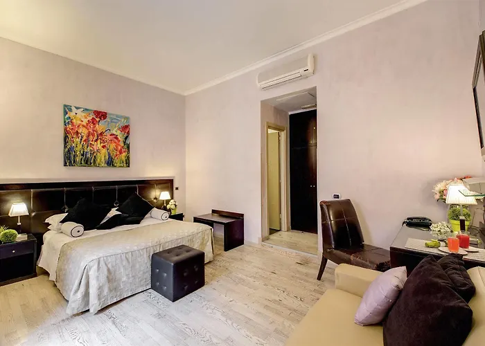 Le Petit Hotel