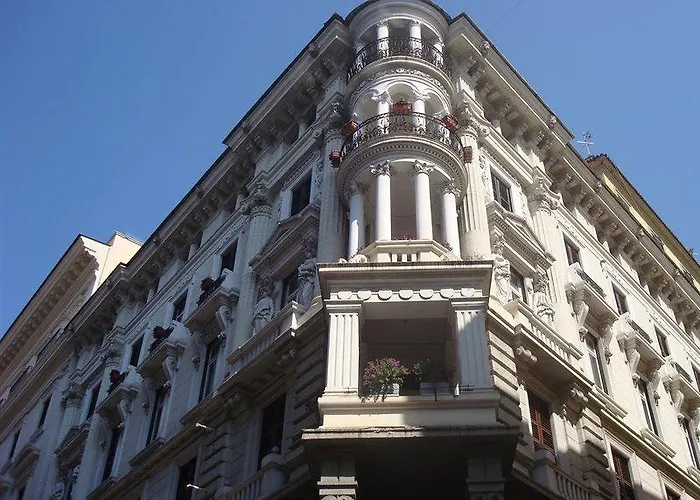 Le Petit Hotel 3*